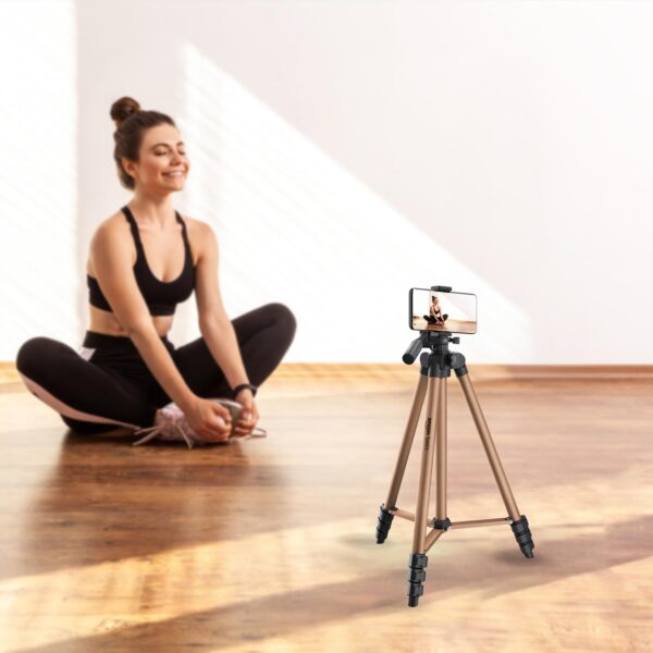 AMAZONBASICS Lightweight 41-134cm Tripod with Mobile Holder & Carry Bag | for All Camera/Go pro/Smartphones| Copper - Image 8