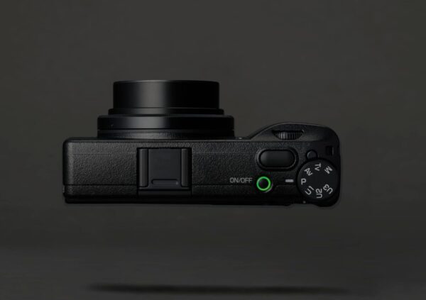 Ricoh GR IIIx, Black, Digital Compact Camera with 24MP APS-C Size CMOS Sensor, 40mmF2.8 GR Lens (in The 35mm Format) - Image 4