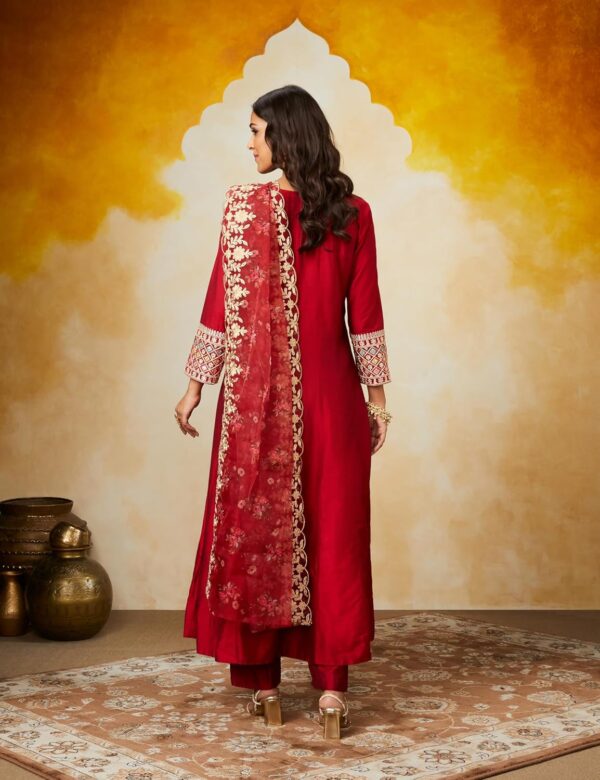 Amazon Brand - Myx Women's Solid Straight Embroidered Kurta Pant Set with Organza Dupatta - Image 3